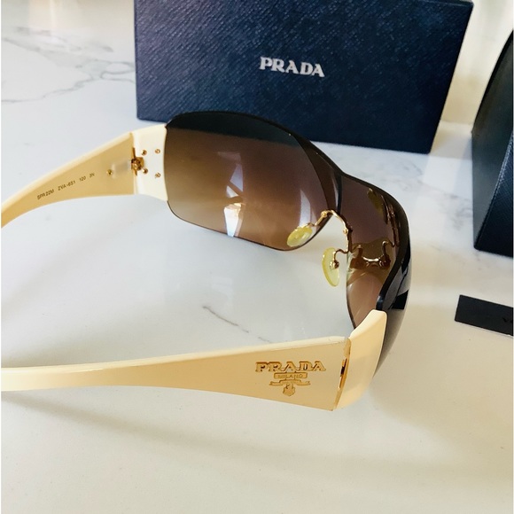 Authentic PRADA sunglasses 😎 - Picture 7 of 9
